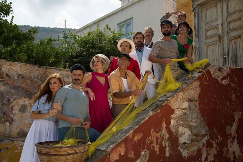 Με μεγάλη επιτυχία το ΚΑΠΗ Κερατέας παρακολούθησε τη μουσικοθεατρική υπερπαραγωγή «Γοργόνες και Μάγκες».