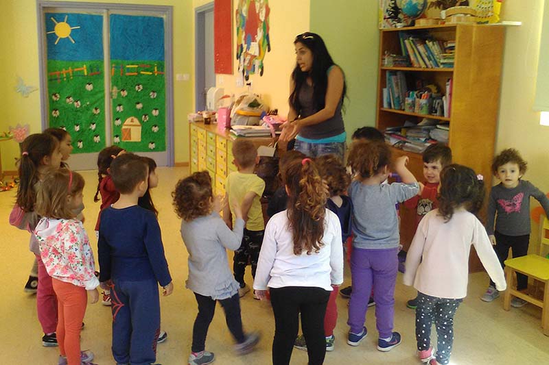 Ολοκληρώθηκαν οι παρουσιάσεις της νέας σειράς παραμυθιών «Η ΠΟΛΗ ΜΕ ΤΑ ΟΝΕΙΡΟΔΕΝΤΡΑ» στους Βρεφονηπιακούς Σταθμούς του Δήμου Λαυρεωτικής