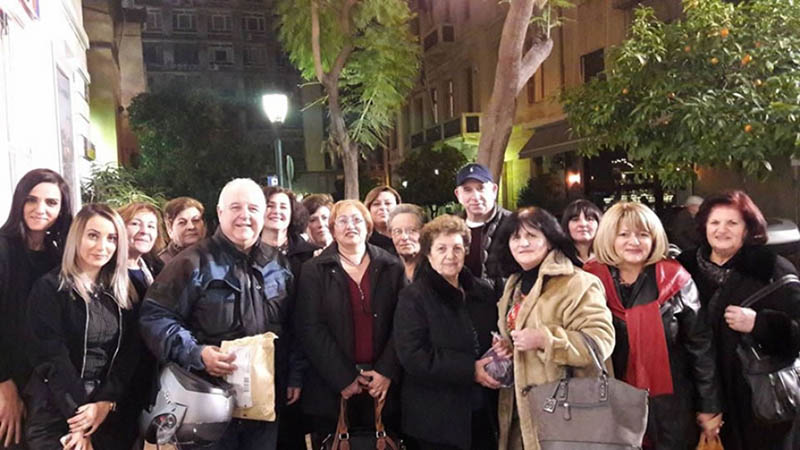 Με μεγάλη επιτυχία το ΚΑΠΗ Λαυρίου παρακολούθησε την θεατρική παράσταση «Ψέμα στο Ψέμα».