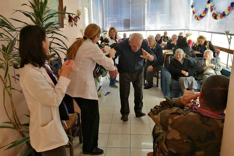 Γιόρτασαν την Τσικνοπέμπτη οι ωφελούμενοι του Κ.Η.Φ.Η. του Δήμου Λαυρεωτικής!